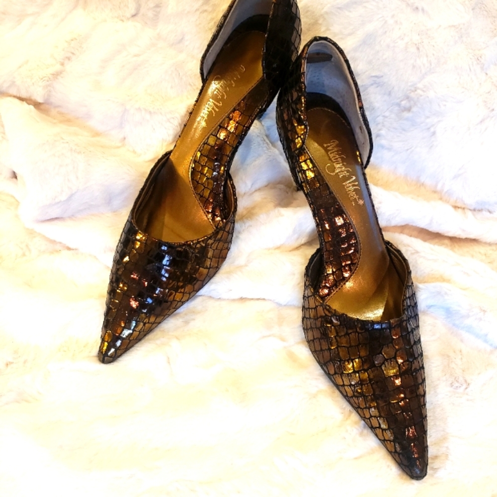 Midnight Velvet alligator skin print